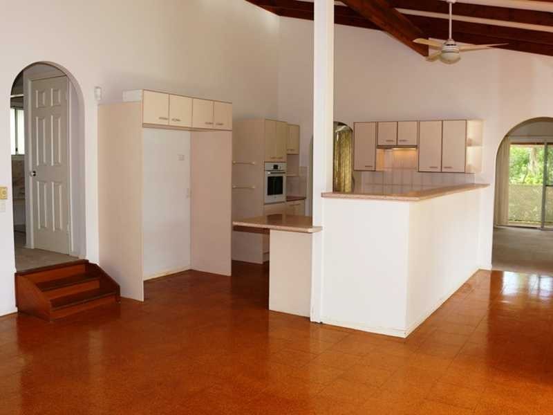 1 Garnet Court, Kenmore QLD 4069