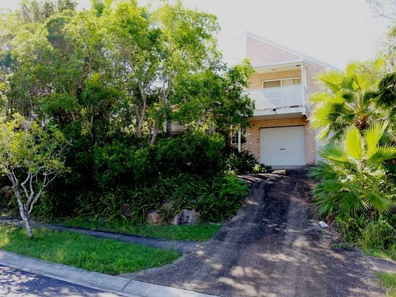 1 Garnet Court, Kenmore QLD 4069
