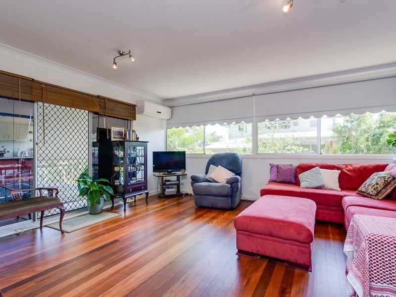 8 Sophia Street, Kenmore QLD 4069