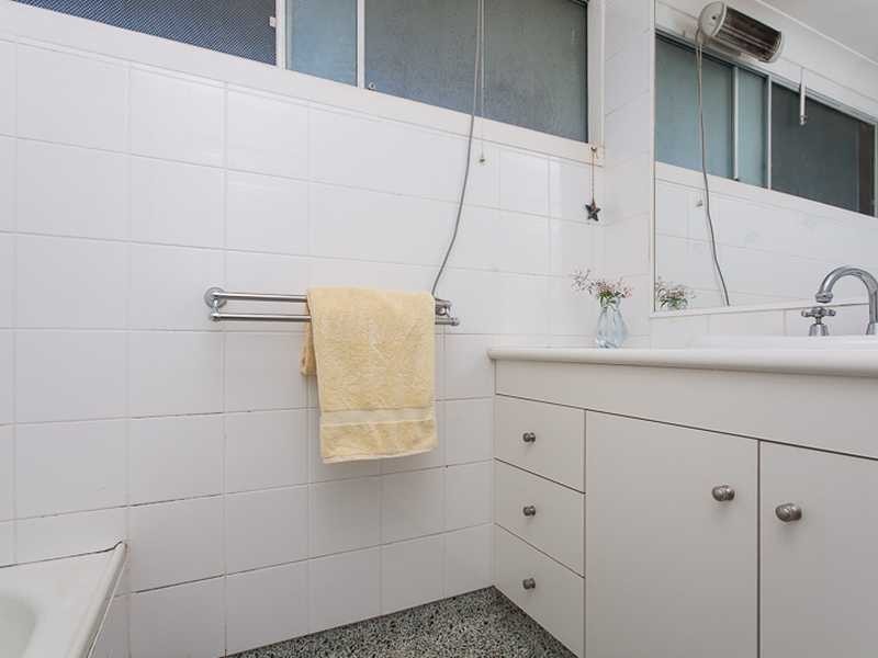 8 Sophia Street, Kenmore QLD 4069