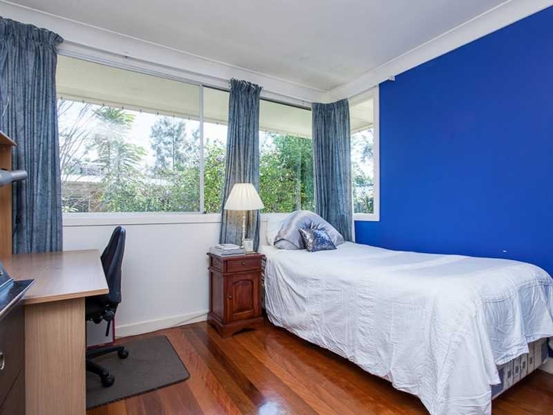 8 Sophia Street, Kenmore QLD 4069