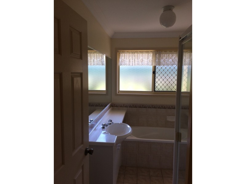 10 Glen court, Kenmore QLD 4069