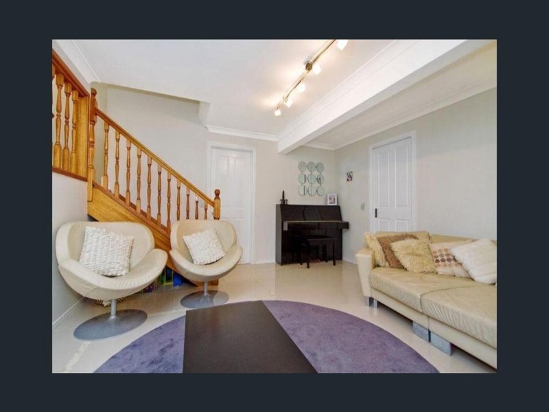 5 Ballard Place, Fig Tree Pocket QLD 4069