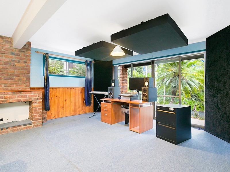 8 Paley Street, Kenmore Hills QLD 4069