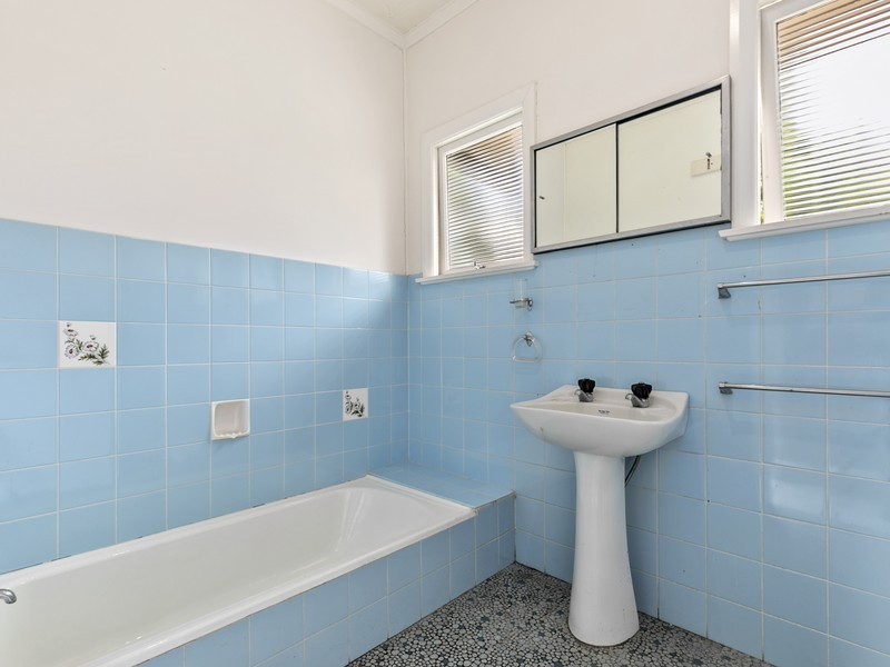 16 Ardell Street, Kenmore QLD 4069