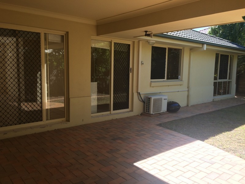 5 Ballard Place, Westlake QLD 4074