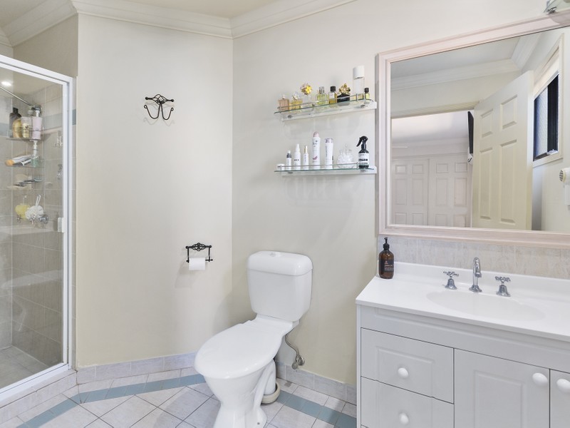 27/105 Oldfield Rd, Sinnamon Park QLD 4073