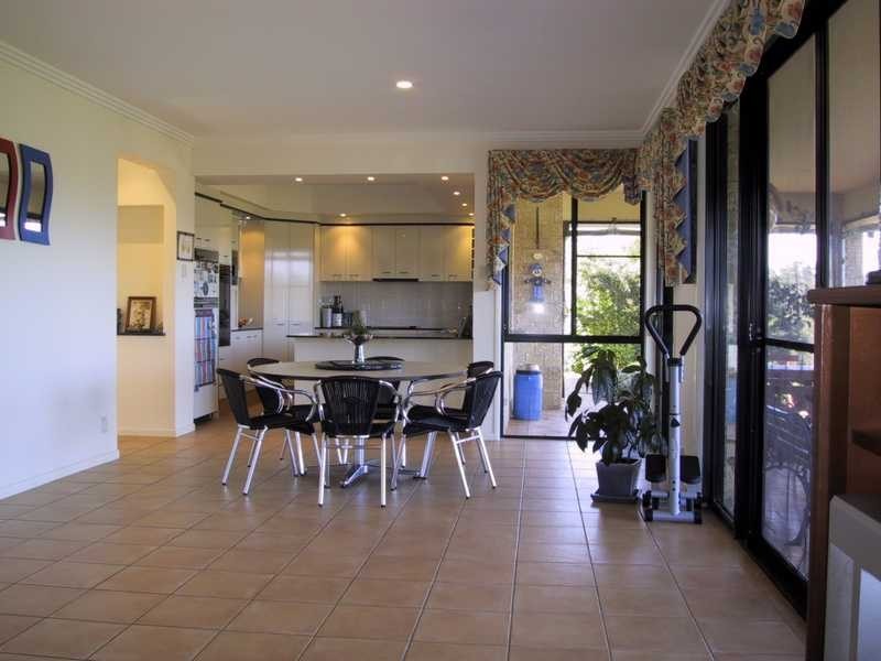 Brookfield QLD 4069