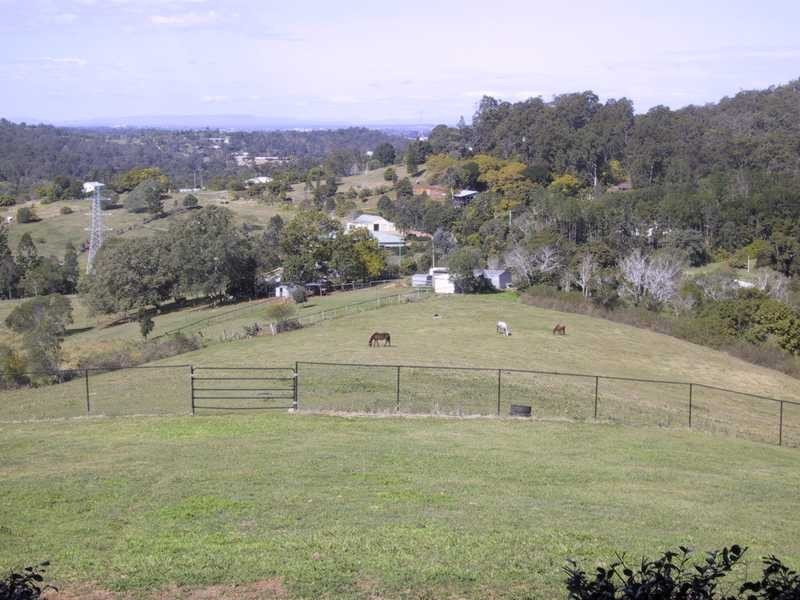 Brookfield QLD 4069