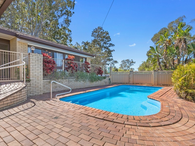 13 Ootana Street, Chapel Hill QLD 4069