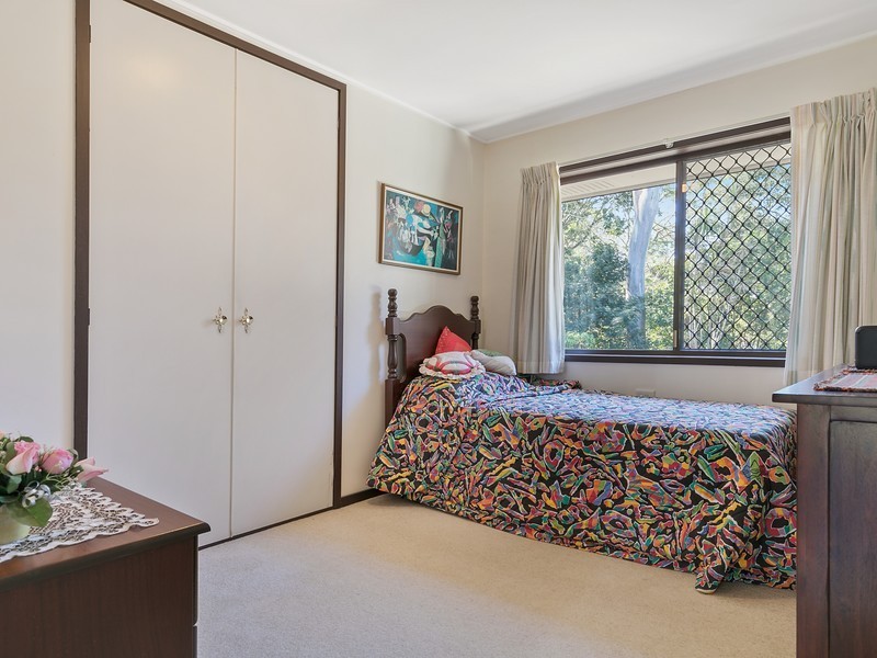 13 Ootana Street, Chapel Hill QLD 4069