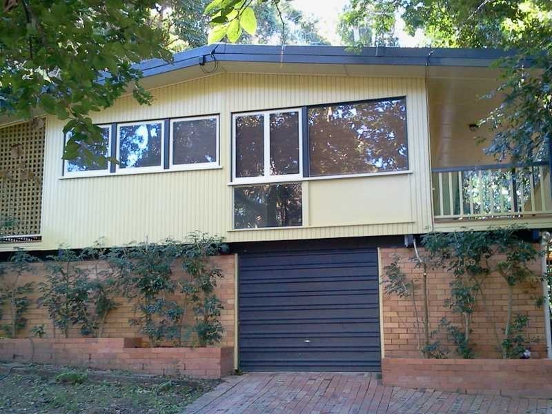 73 Moordale Street, Chapel Hill QLD 4069