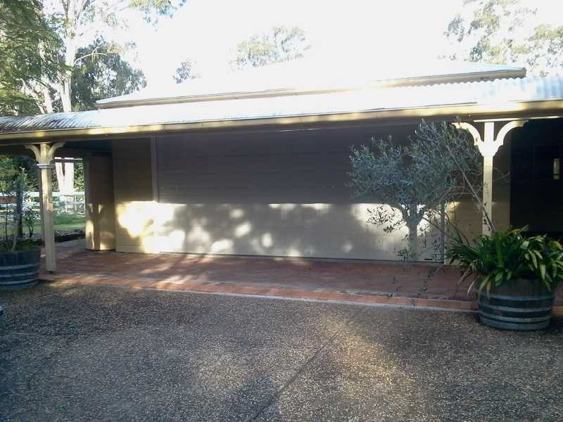 40 Upper Brookfield Rd, Brookfield QLD 4069