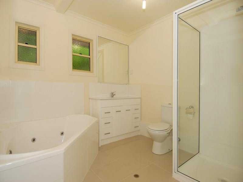 51 Dumbarton Drive, Kenmore QLD 4069