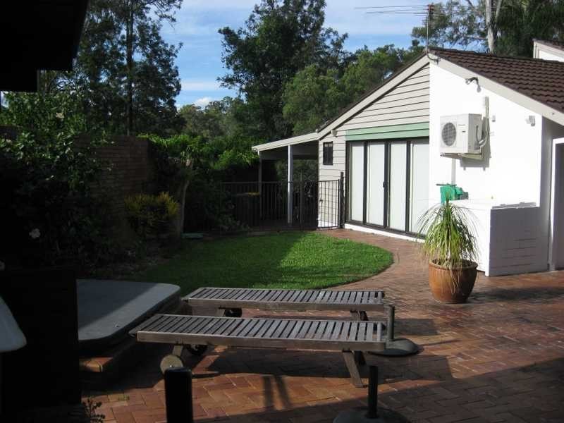 12 Dusk Street, Kenmore QLD 4069