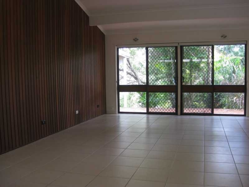 12 Dusk Street, Kenmore QLD 4069