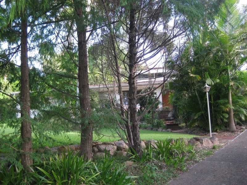 12 Dusk Street, Kenmore QLD 4069