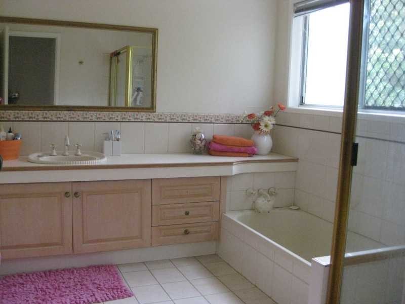 24 Fairweather Street, Kenmore QLD 4069