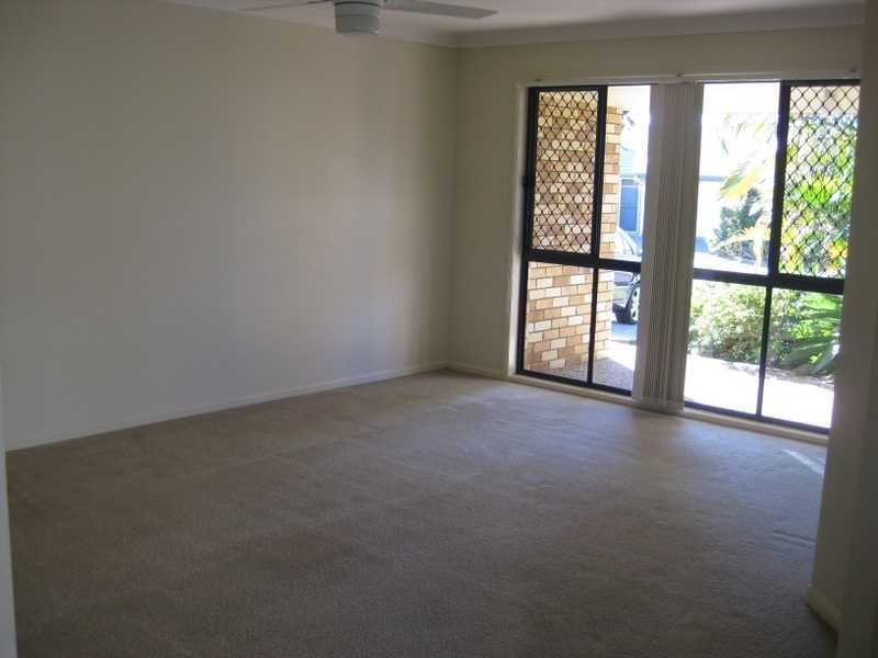 34 Goldencrest Pl, Bellbowrie QLD 4070