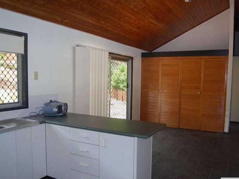 26 Burrumbuck Street, Chapel Hill QLD 4069