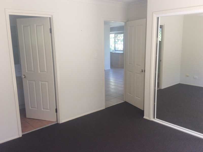 11 Palm Street, Kenmore QLD 4069