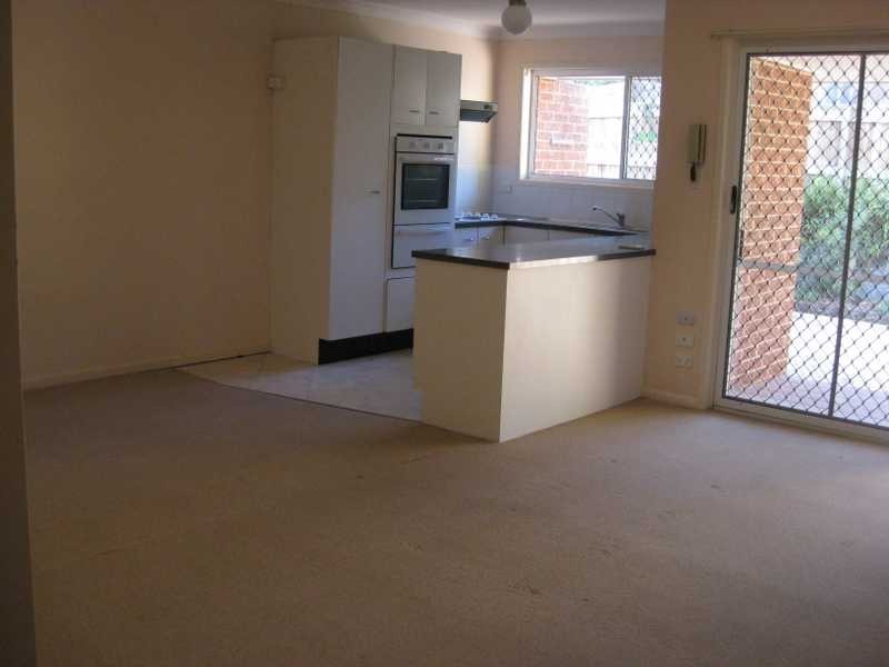 Unit 8/67 Brookfield Road, Kenmore QLD 4069