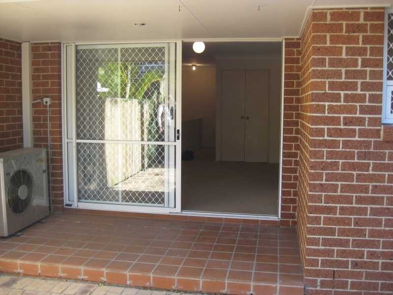 Unit 8/67 Brookfield Road, Kenmore QLD 4069