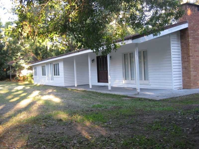 21 Kersley Road, Kenmore QLD 4069