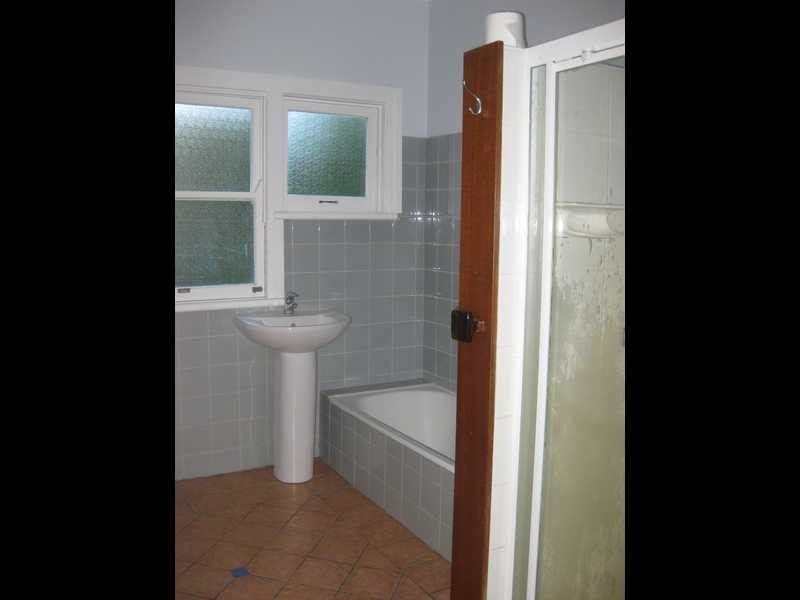 21 Kersley Road, Kenmore QLD 4069