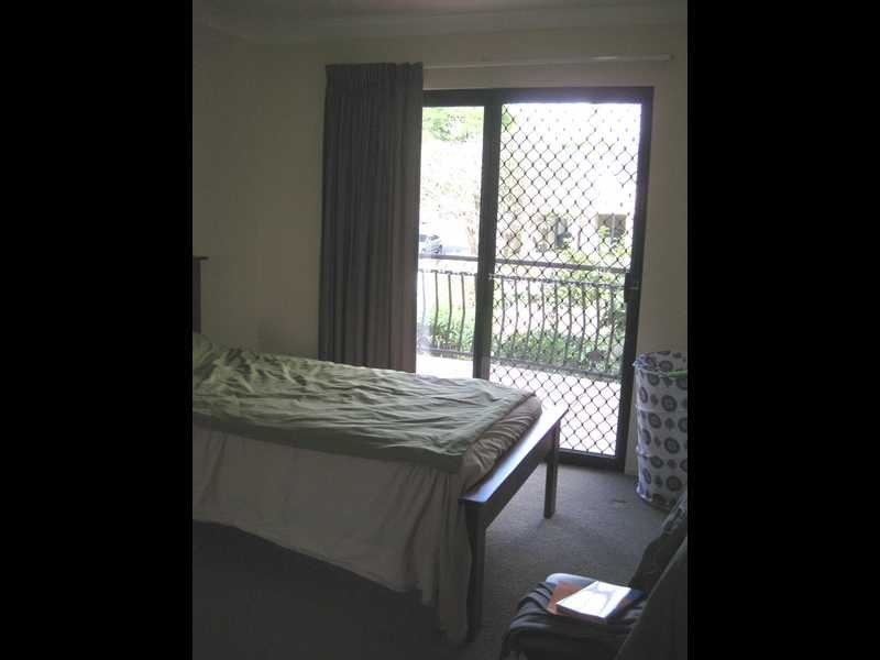 Unit 2/11 Holland Street, Toowong QLD 4066