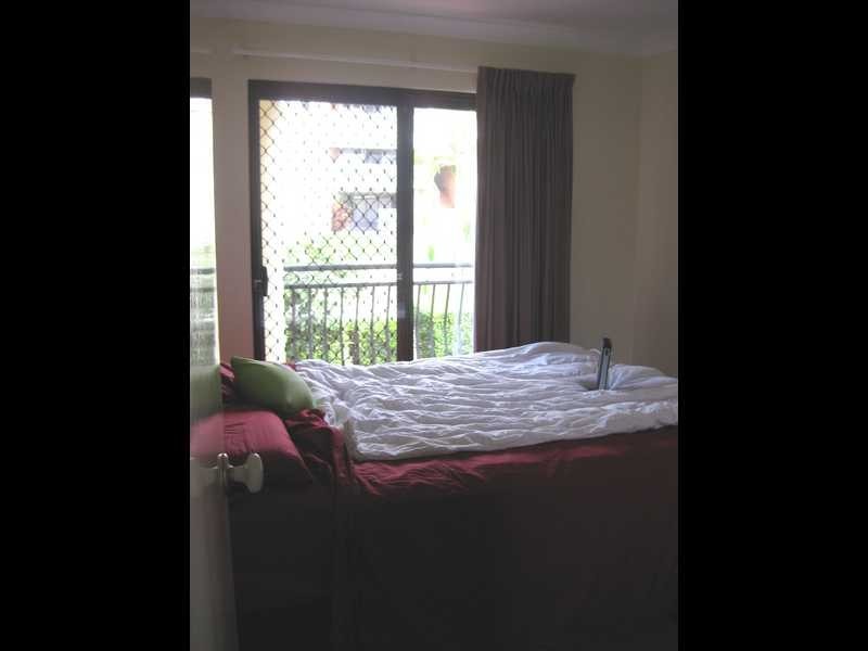 Unit 2/11 Holland Street, Toowong QLD 4066