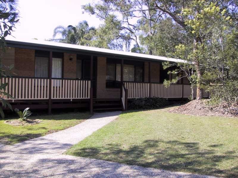 17 Greenford St, Chapel Hill QLD 4069
