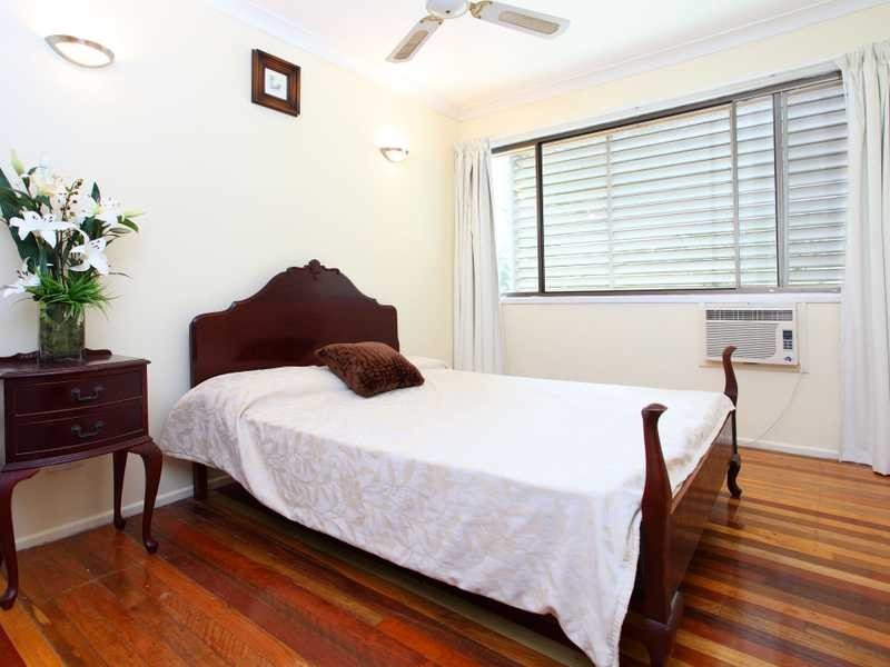 14 Halimah Street, Chapel Hill QLD 4069