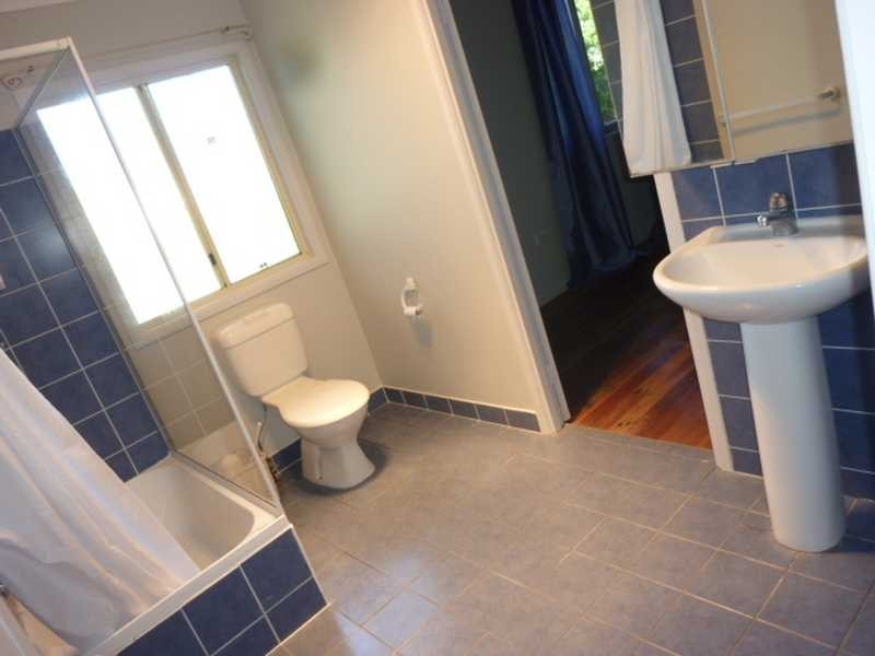 28 Cromarty Street, Kenmore QLD 4069