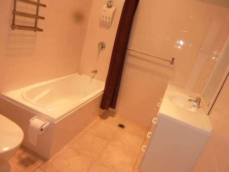 28 Cromarty Street, Kenmore QLD 4069