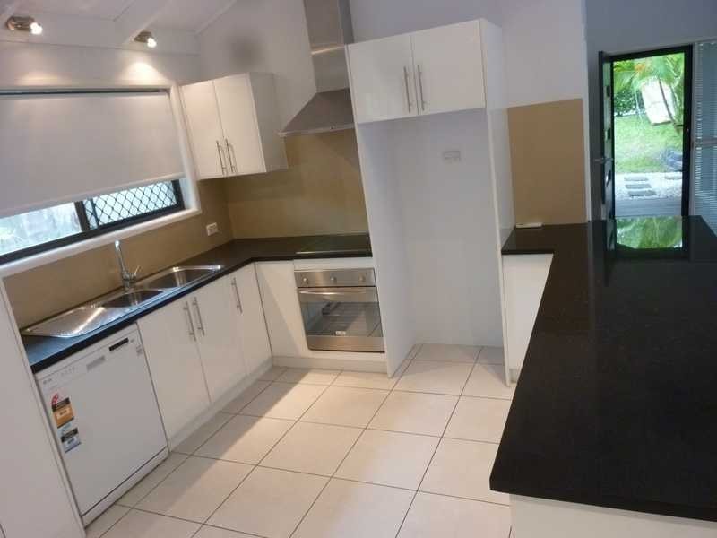 10 Diamantina Street, Chapel Hill QLD 4069