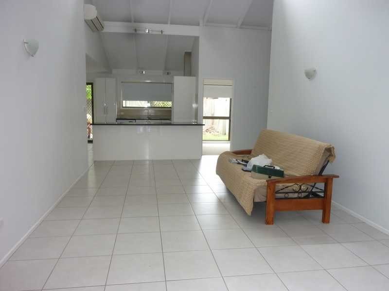 10 Diamantina Street, Chapel Hill QLD 4069