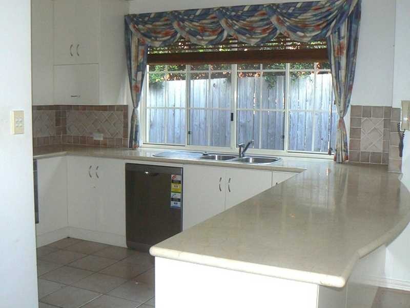 38 Parklane Terrace, Brookfield QLD 4069