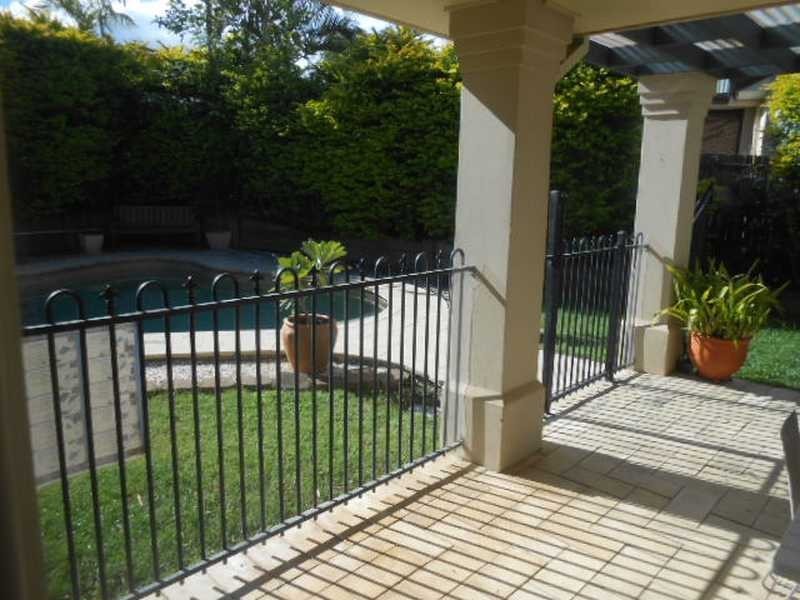 38 Parklane Terrace, Brookfield QLD 4069