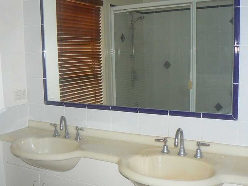 38 Parklane Terrace, Brookfield QLD 4069