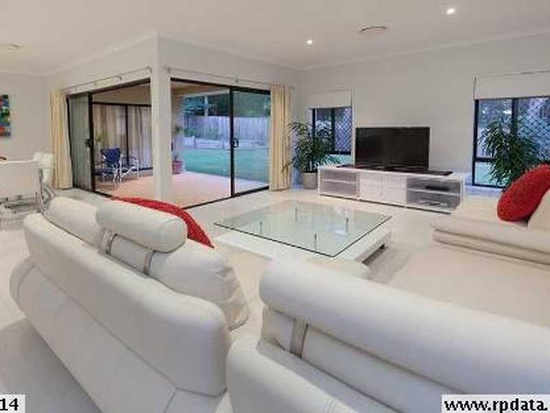 32 Serene Place, Fig Tree Pocket QLD 4069