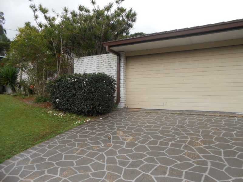 20 Glen Frew Street, Kenmore QLD 4069