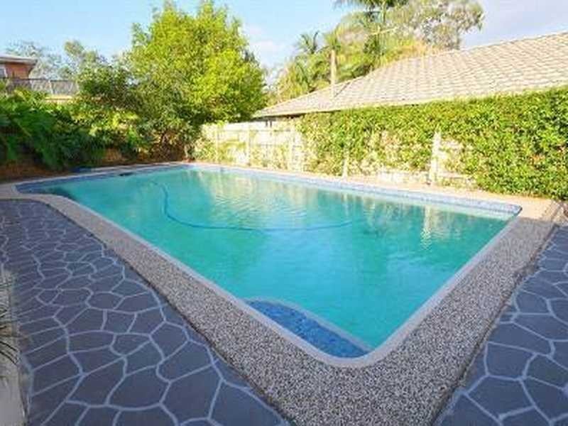 20 Glen Frew Street, Kenmore QLD 4069