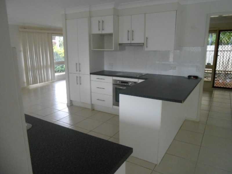 20 Glen Frew Street, Kenmore QLD 4069