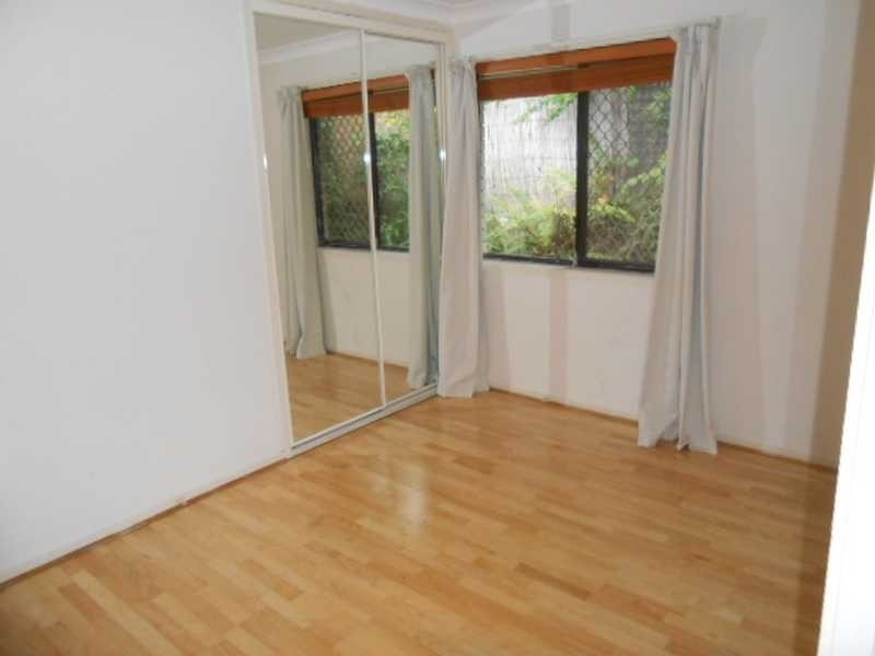 20 Glen Frew Street, Kenmore QLD 4069