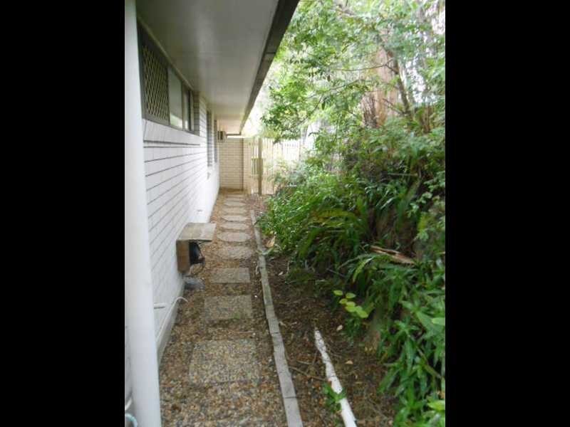 20 Glen Frew Street, Kenmore QLD 4069