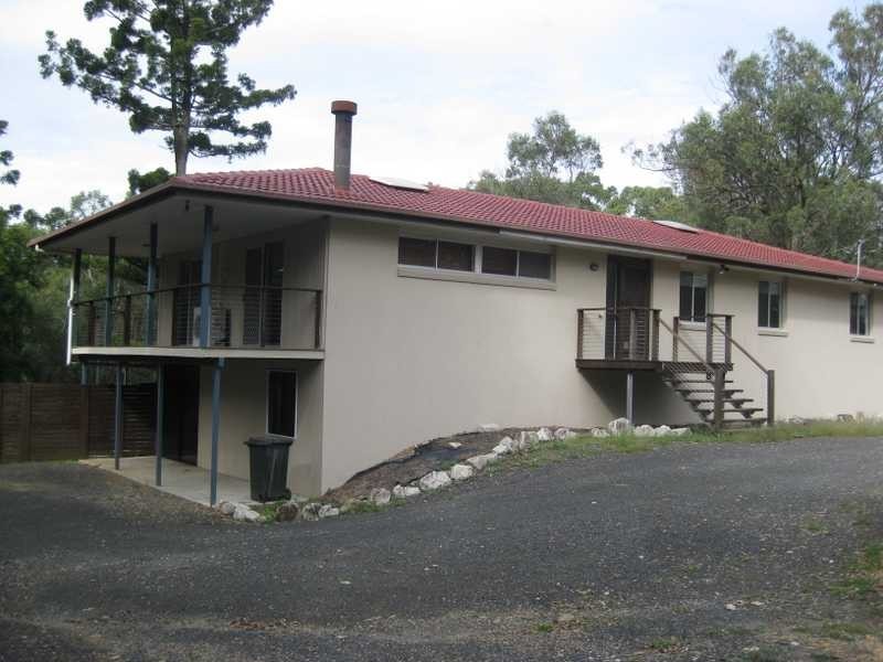 6 Vyner Street, Pinjarra Hills QLD 4069