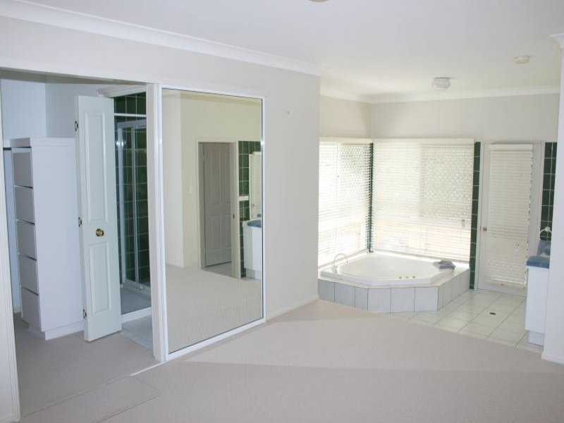 52 Banksia Road, Mount Crosby QLD 4306