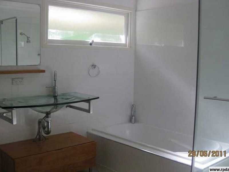 29 Spinkbrae Street, Fig Tree Pocket QLD 4069