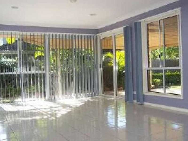 10 Taralye Place, Chapel Hill QLD 4069